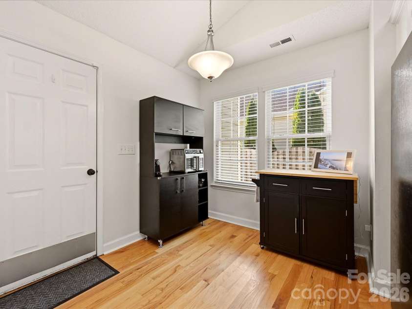 6701 Sweetfield Drive, Charlotte, NC 28269.  MLS# CAR4435077, YatesRealty ID 57114. 