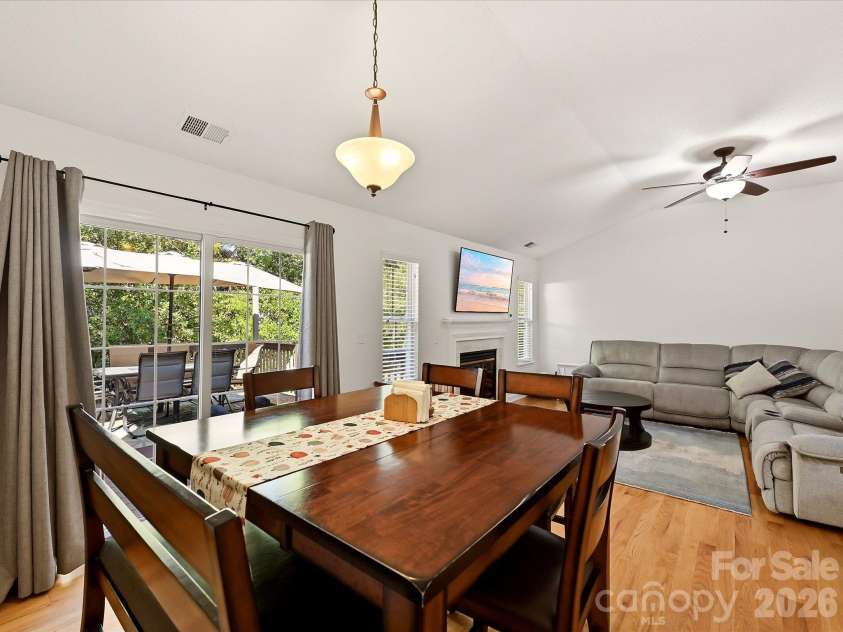 6701 Sweetfield Drive, Charlotte, NC 28269.  MLS# CAR4435077, YatesRealty ID 57114. 