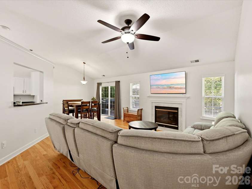 6701 Sweetfield Drive, Charlotte, NC 28269.  MLS# CAR4435077, YatesRealty ID 57114. 