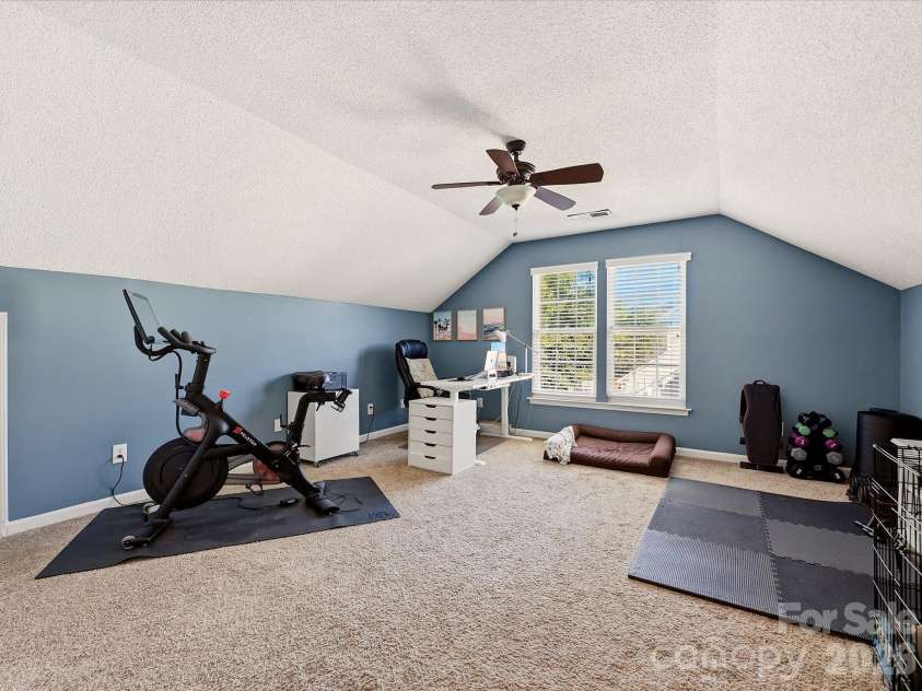 6701 Sweetfield Drive, Charlotte, NC 28269.  MLS# CAR4435077, YatesRealty ID 57114. 