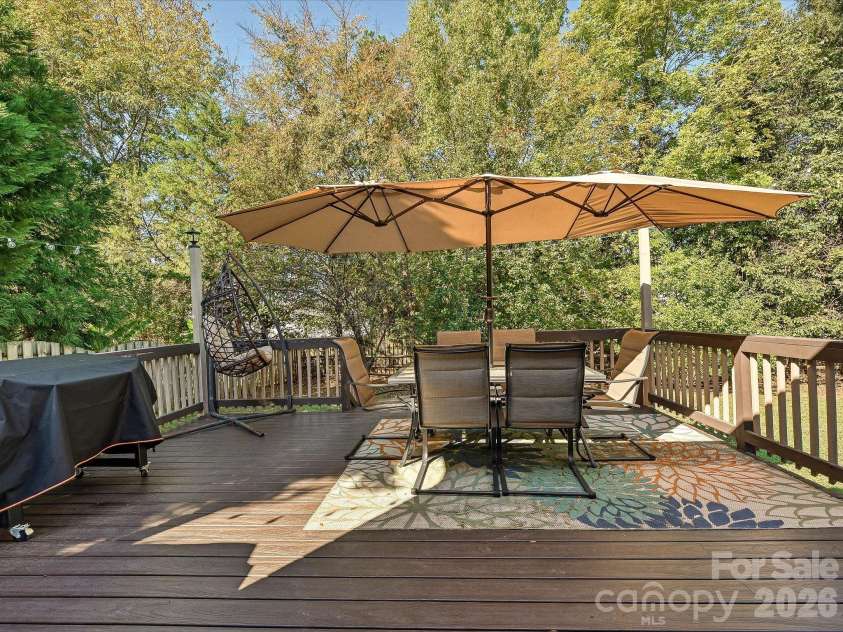 6701 Sweetfield Drive, Charlotte, NC 28269.  MLS# CAR4435077, YatesRealty ID 57114. 