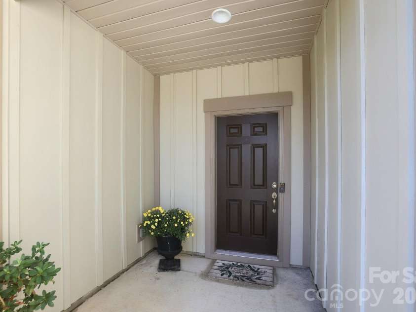 349 Harvest Valley Lane, Fort Mill, SC 29715.  MLS# CAR4427763, YatesRealty ID 57116. 