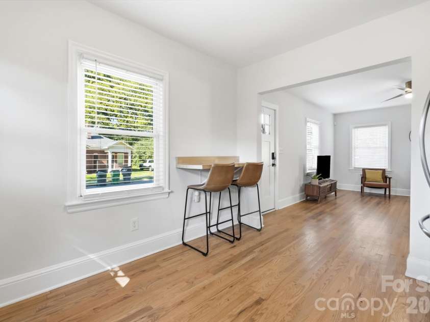 1545 Wickford Place, Charlotte, NC 28203.  MLS# CAR4435414, YatesRealty ID 57118. 