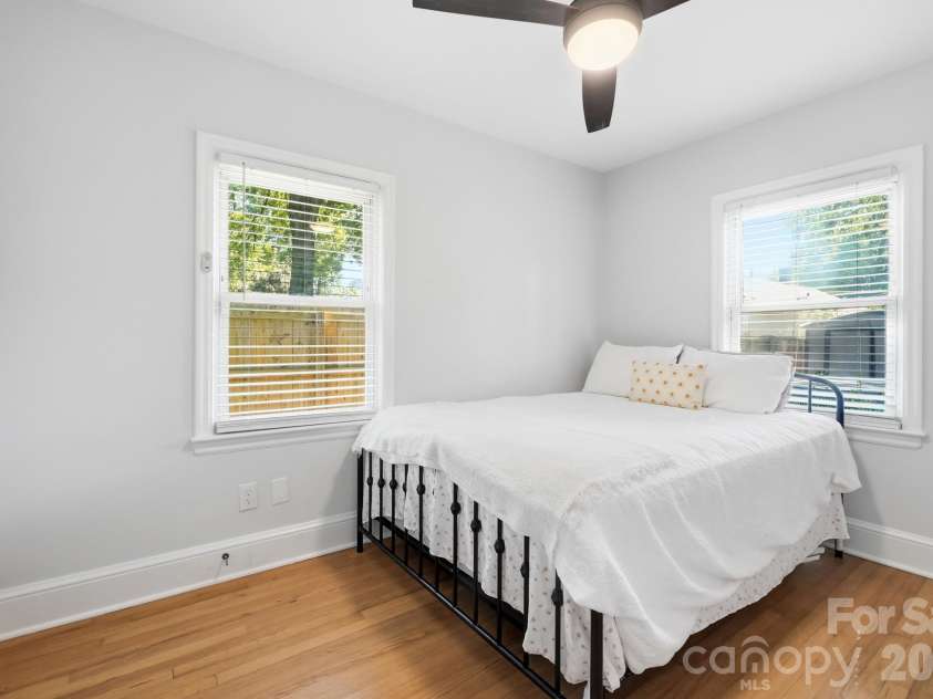 1545 Wickford Place, Charlotte, NC 28203.  MLS# CAR4435414, YatesRealty ID 57118. 