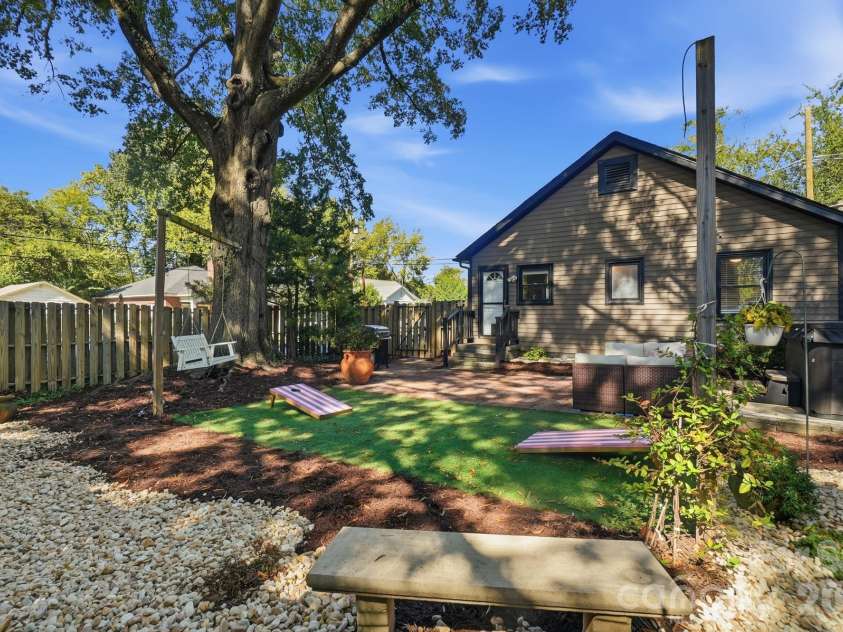 1545 Wickford Place, Charlotte, NC 28203.  MLS# CAR4435414, YatesRealty ID 57118. 
