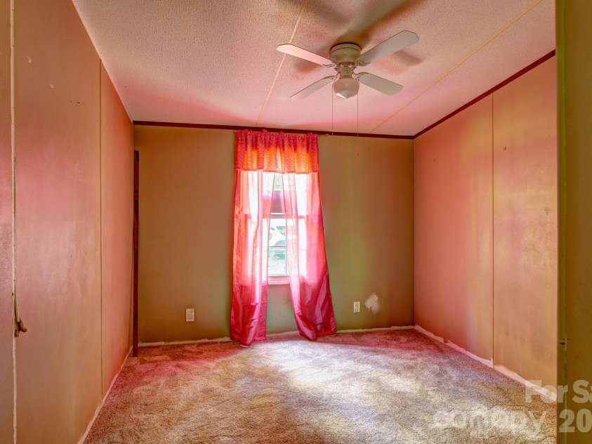 1218 Forest Ridge Drive, Bessemer City, NC 28016.  MLS# CAR4428497, YatesRealty ID 57119. 