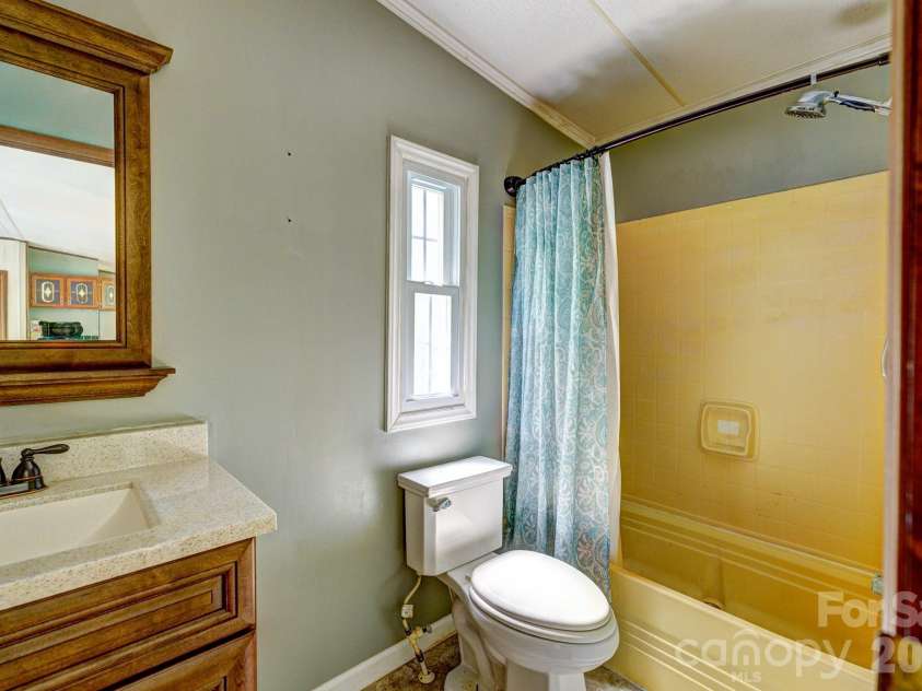 1218 Forest Ridge Drive, Bessemer City, NC 28016.  MLS# CAR4428497, YatesRealty ID 57119. 