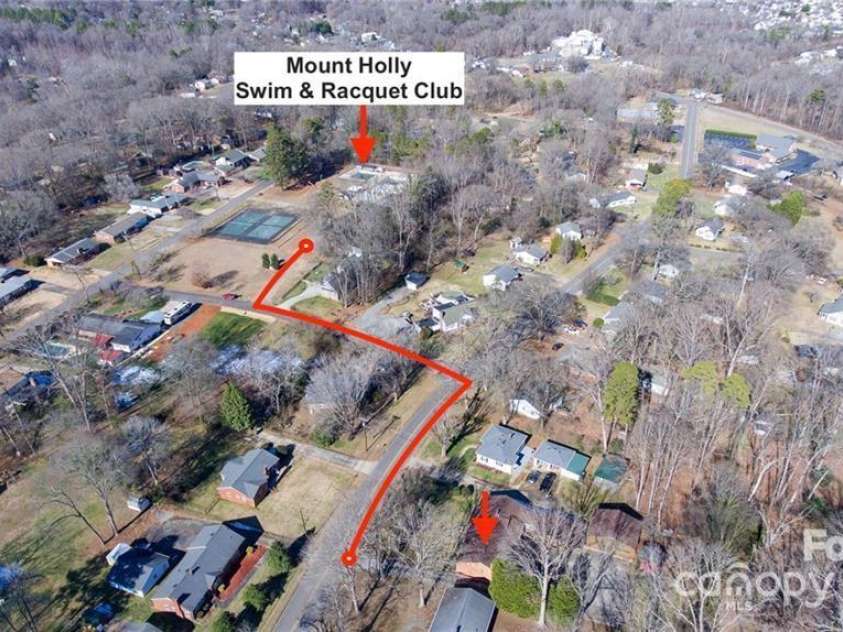 308 Hawthorne Street, Mount Holly, NC 28120.  MLS# CAR4216489, YatesRealty ID 5712. Short walk to Swim & Raquet Club