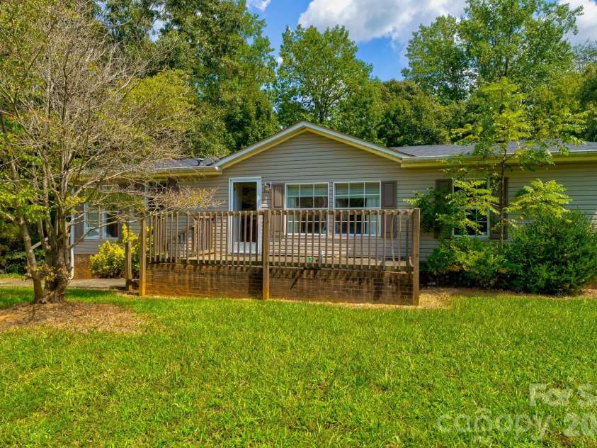 1233 Forest Ridge Drive, Bessemer City, NC 28016.  MLS# CAR4428498, YatesRealty ID 57122. 
