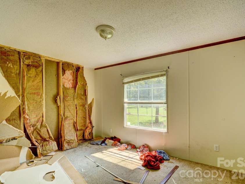 1233 Forest Ridge Drive, Bessemer City, NC 28016.  MLS# CAR4428498, YatesRealty ID 57122. 
