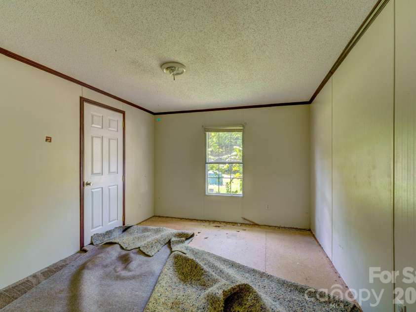 1233 Forest Ridge Drive, Bessemer City, NC 28016.  MLS# CAR4428498, YatesRealty ID 57122. 