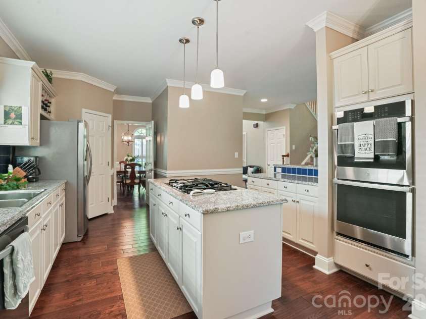 16131 Cranleigh Drive, Huntersville, NC 28078.  MLS# CAR4434054, YatesRealty ID 57124. 