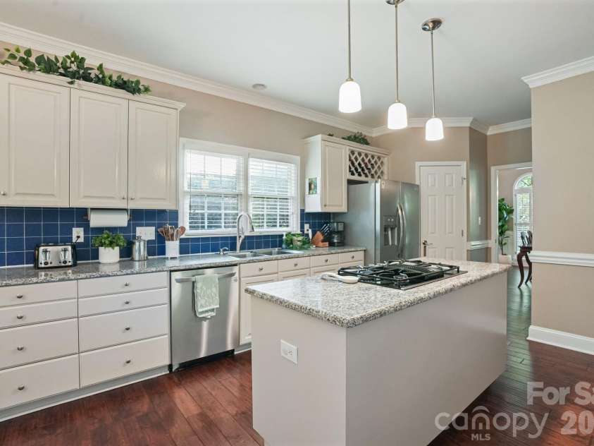 16131 Cranleigh Drive, Huntersville, NC 28078.  MLS# CAR4434054, YatesRealty ID 57124. 