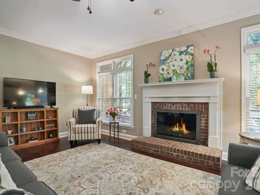 16131 Cranleigh Drive, Huntersville, NC 28078.  MLS# CAR4434054, YatesRealty ID 57124. 
