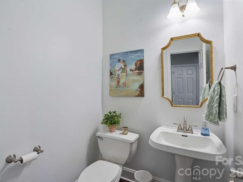 16131 Cranleigh Drive, Huntersville, NC 28078.  MLS# CAR4434054, YatesRealty ID 57124. 
