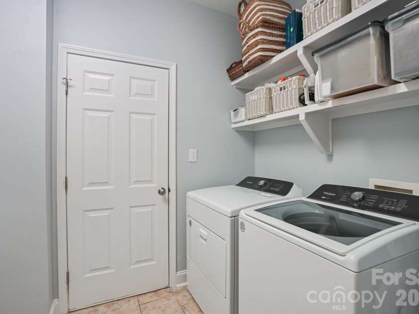 16131 Cranleigh Drive, Huntersville, NC 28078.  MLS# CAR4434054, YatesRealty ID 57124. 