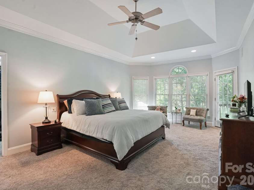 16131 Cranleigh Drive, Huntersville, NC 28078.  MLS# CAR4434054, YatesRealty ID 57124. 