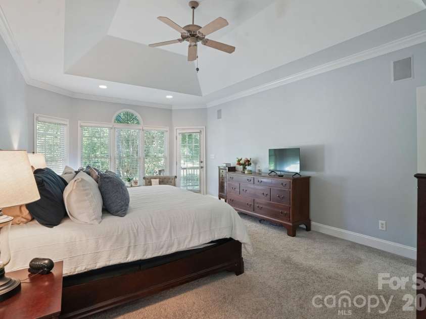 16131 Cranleigh Drive, Huntersville, NC 28078.  MLS# CAR4434054, YatesRealty ID 57124. 