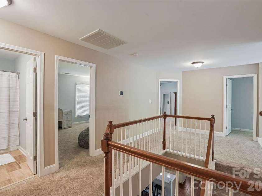 16131 Cranleigh Drive, Huntersville, NC 28078.  MLS# CAR4434054, YatesRealty ID 57124. 