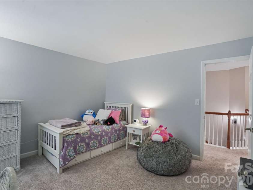 16131 Cranleigh Drive, Huntersville, NC 28078.  MLS# CAR4434054, YatesRealty ID 57124. 