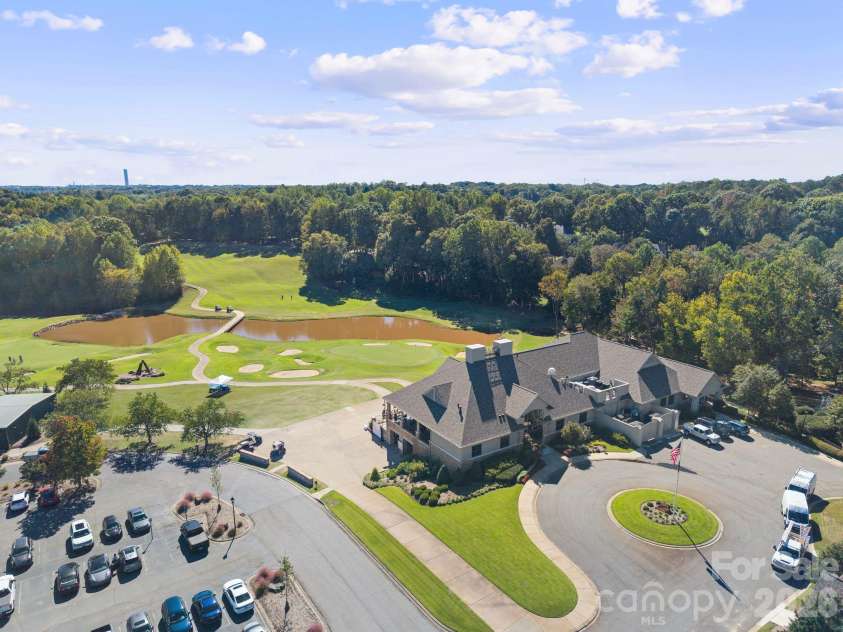 16131 Cranleigh Drive, Huntersville, NC 28078.  MLS# CAR4434054, YatesRealty ID 57124. 