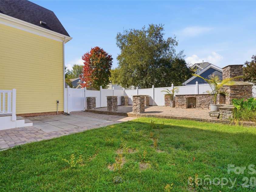 882 Promenade Way, Fort Mill, SC 29708.  MLS# CAR4434963, YatesRealty ID 57125. 