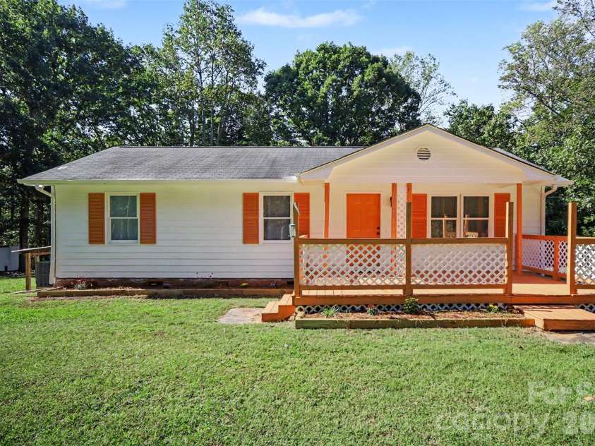 1369 C E Stewart Road, Clover, SC 29710.  MLS# CAR4434467, YatesRealty ID 57126. 
