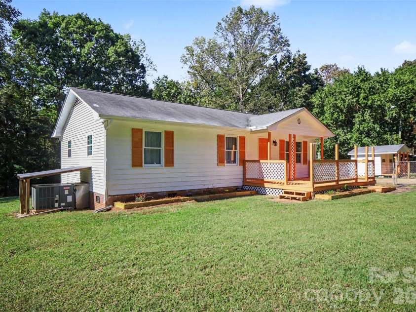 1369 C E Stewart Road, Clover, SC 29710.  MLS# CAR4434467, YatesRealty ID 57126. 