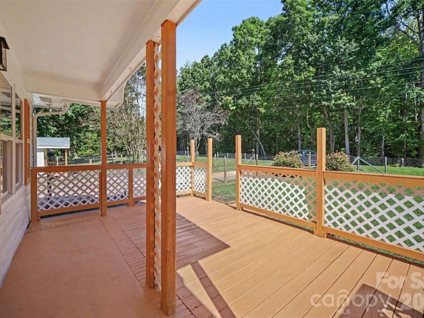 1369 C E Stewart Road, Clover, SC 29710.  MLS# CAR4434467, YatesRealty ID 57126. 