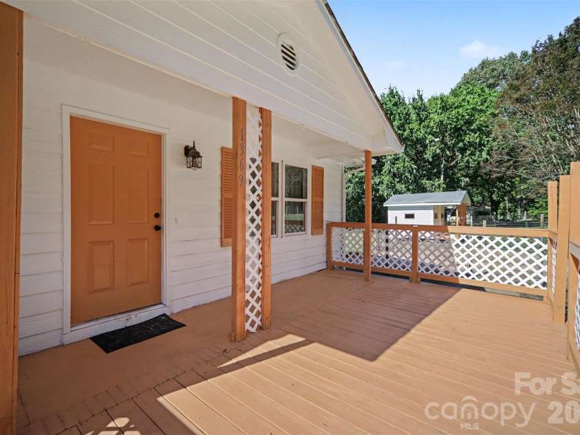 1369 C E Stewart Road, Clover, SC 29710.  MLS# CAR4434467, YatesRealty ID 57126. 