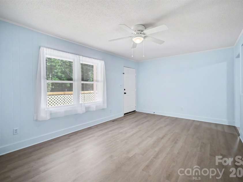 1369 C E Stewart Road, Clover, SC 29710.  MLS# CAR4434467, YatesRealty ID 57126. 