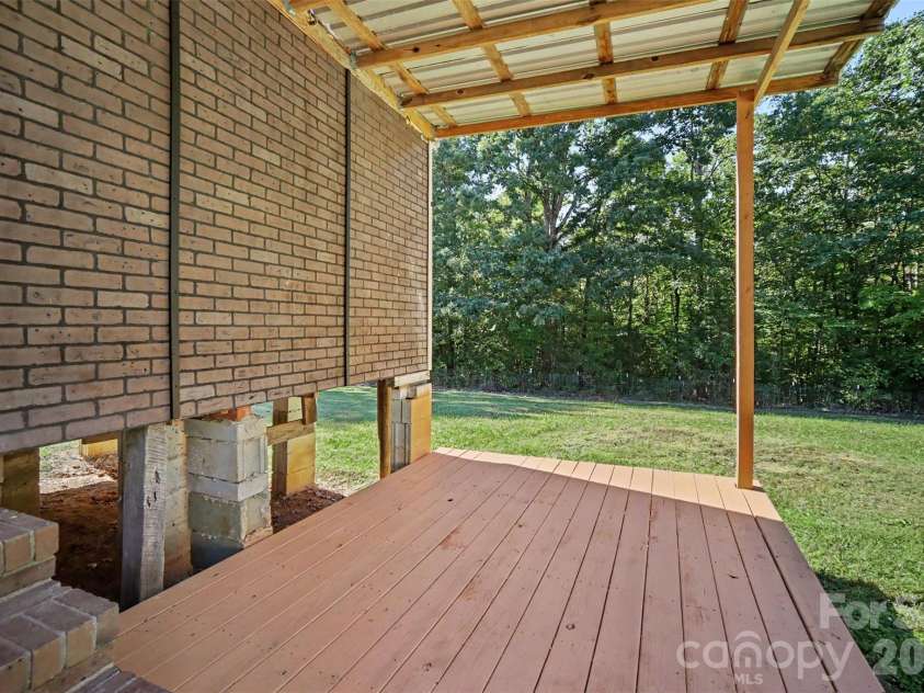 1369 C E Stewart Road, Clover, SC 29710.  MLS# CAR4434467, YatesRealty ID 57126. 