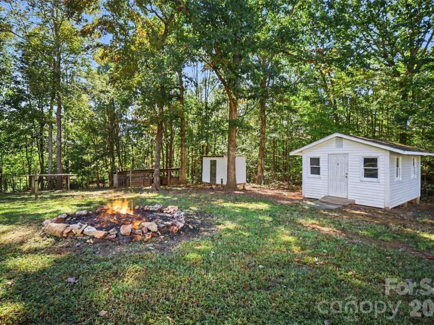 1369 C E Stewart Road, Clover, SC 29710.  MLS# CAR4434467, YatesRealty ID 57126. 
