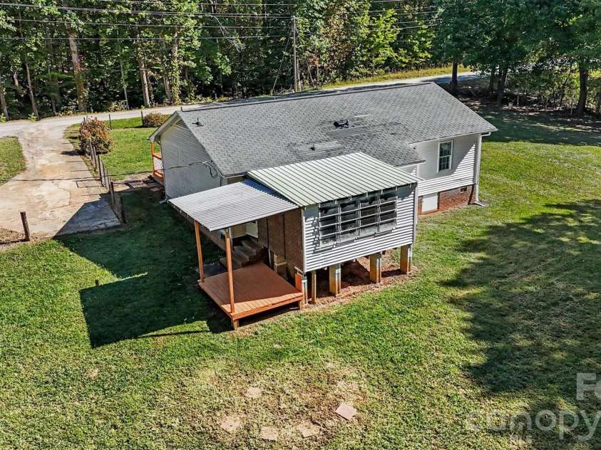 1369 C E Stewart Road, Clover, SC 29710.  MLS# CAR4434467, YatesRealty ID 57126. 