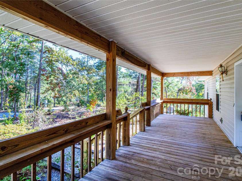 3 Edna Oaks Road, Hendersonville, NC 28792.  MLS# CAR4434555, YatesRealty ID 57129. 