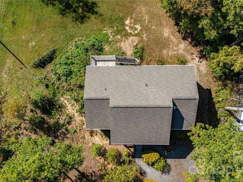 3 Edna Oaks Road, Hendersonville, NC 28792.  MLS# CAR4434555, YatesRealty ID 57129. 