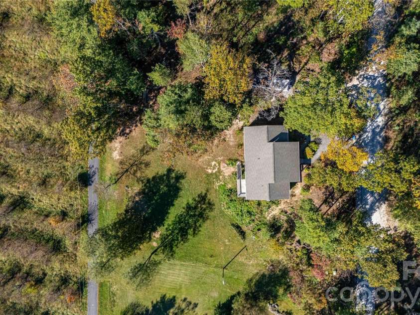 3 Edna Oaks Road, Hendersonville, NC 28792.  MLS# CAR4434555, YatesRealty ID 57129. 