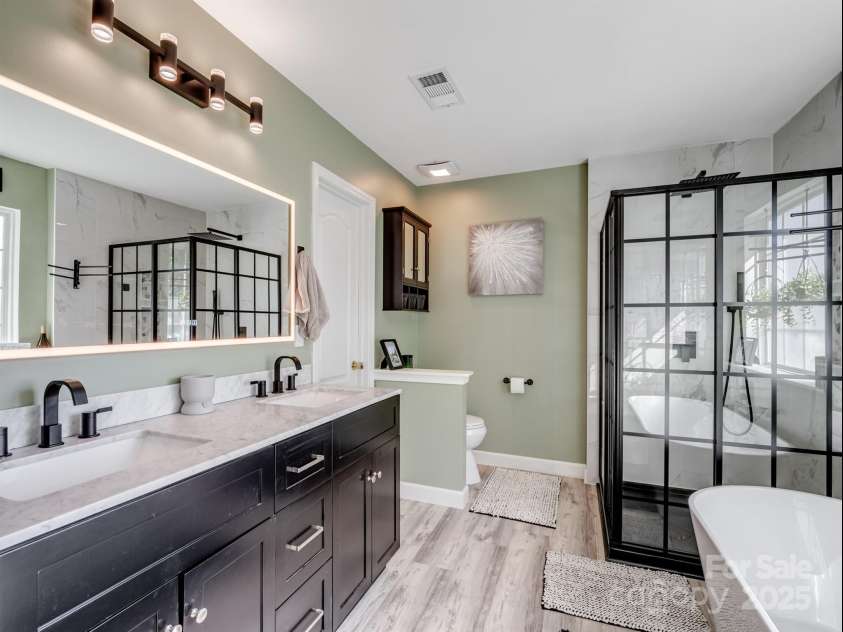 4665 Madeline Drive, Rock Hill, SC 29732.  MLS# CAR4245010, YatesRealty ID 5713. Primary Bath