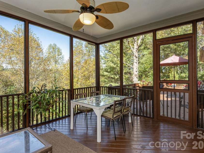 111 Cub Run, Flat Rock, NC 28739.  MLS# CAR4433352, YatesRealty ID 57131. 