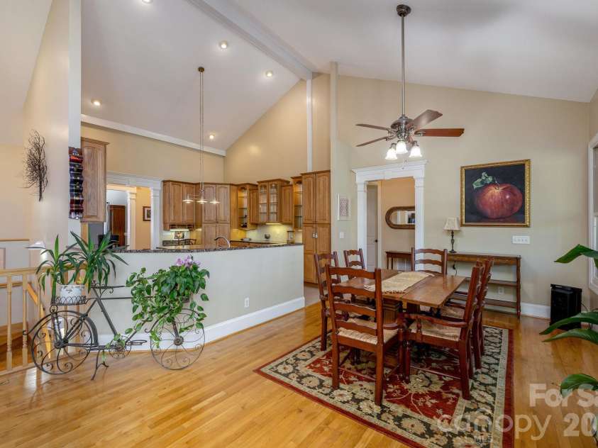 111 Cub Run, Flat Rock, NC 28739.  MLS# CAR4433352, YatesRealty ID 57131. 
