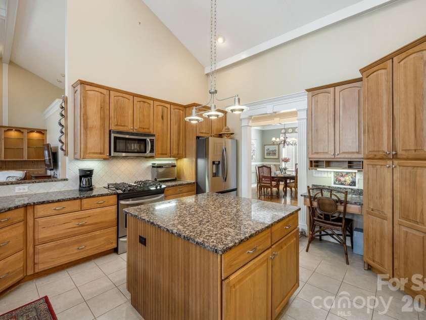 111 Cub Run, Flat Rock, NC 28739.  MLS# CAR4433352, YatesRealty ID 57131. 