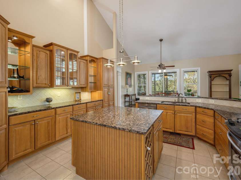 111 Cub Run, Flat Rock, NC 28739.  MLS# CAR4433352, YatesRealty ID 57131. 
