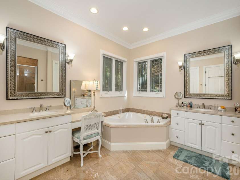 111 Cub Run, Flat Rock, NC 28739.  MLS# CAR4433352, YatesRealty ID 57131. 