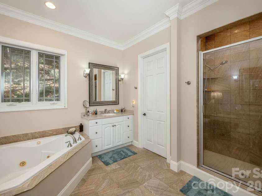 111 Cub Run, Flat Rock, NC 28739.  MLS# CAR4433352, YatesRealty ID 57131. 