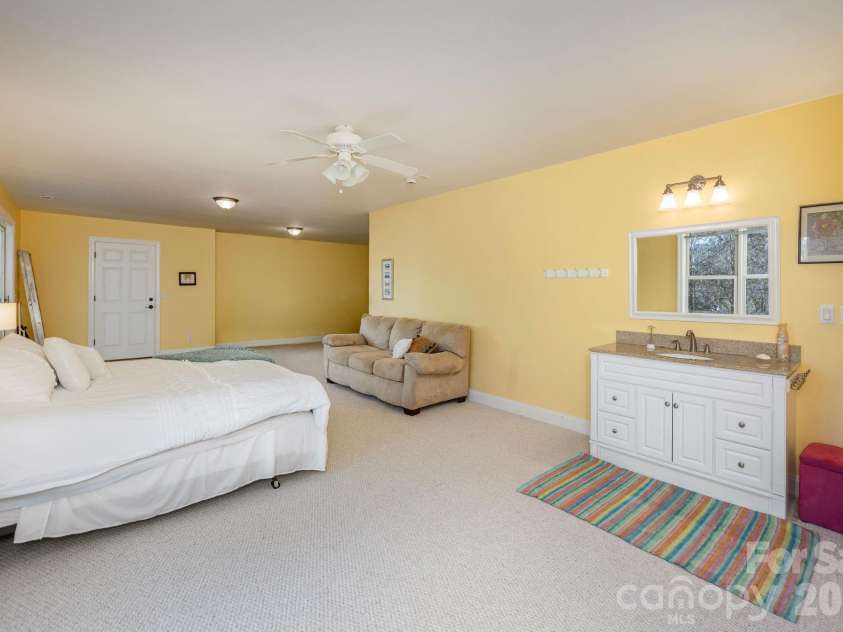 111 Cub Run, Flat Rock, NC 28739.  MLS# CAR4433352, YatesRealty ID 57131. 