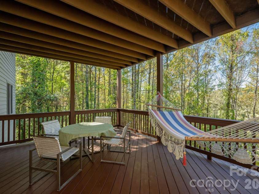111 Cub Run, Flat Rock, NC 28739.  MLS# CAR4433352, YatesRealty ID 57131. 