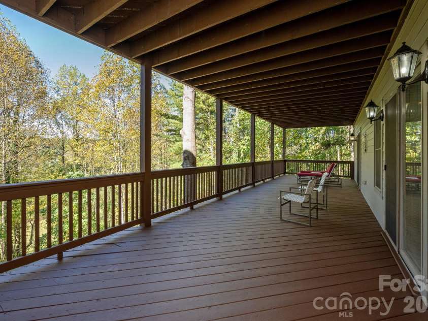 111 Cub Run, Flat Rock, NC 28739.  MLS# CAR4433352, YatesRealty ID 57131. 