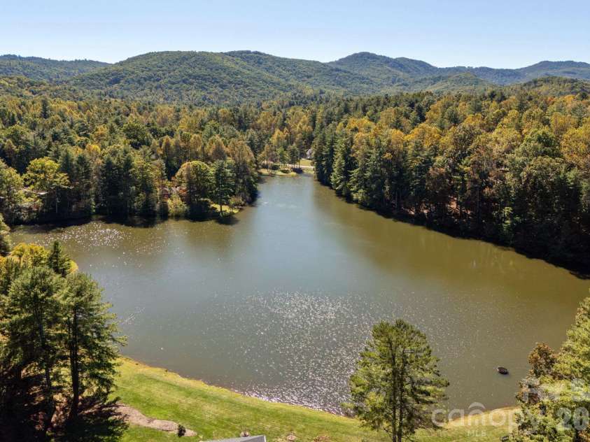 111 Cub Run, Flat Rock, NC 28739.  MLS# CAR4433352, YatesRealty ID 57131. 
