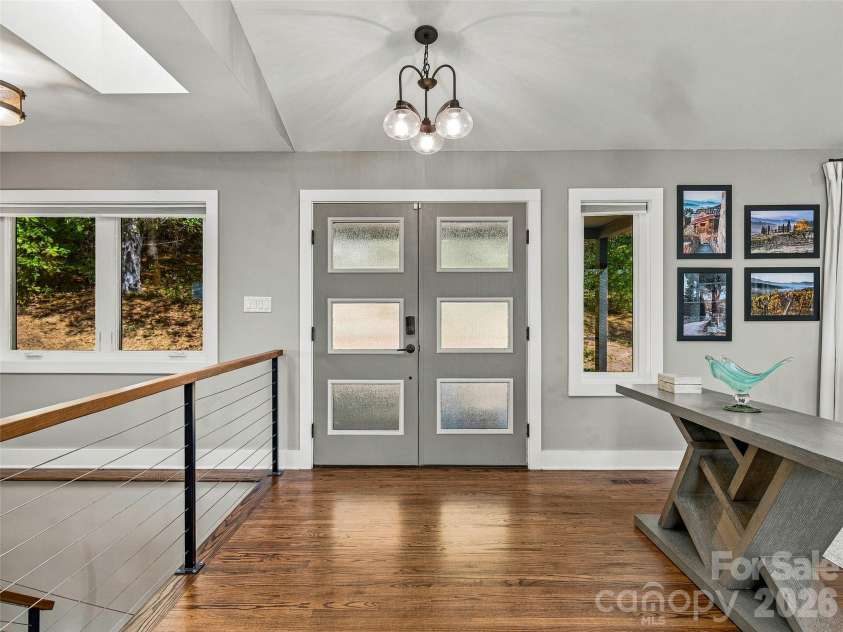 21 Peach Knob Drive, Asheville, NC 28804.  MLS# CAR4435411, YatesRealty ID 57132. Large entry area