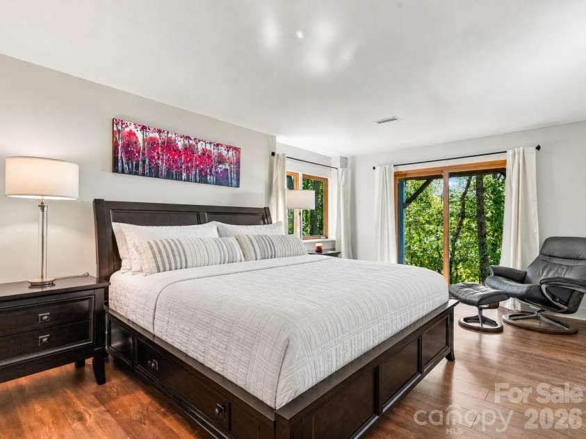 21 Peach Knob Drive, Asheville, NC 28804.  MLS# CAR4435411, YatesRealty ID 57132. Second bedroom on the lower level